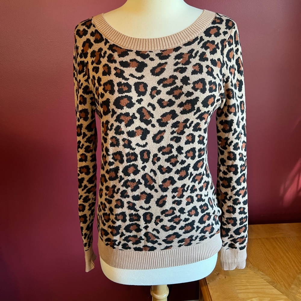 Express brown tan and black leopard print crew neck sweater sz S